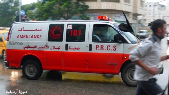 جيش الاحتلال يهاجم سيارة اسعاف في سلفيت