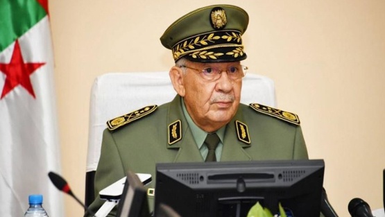 قائد الجيش الجزائري يطالب بإعلان منصب الرئيس شاغراً