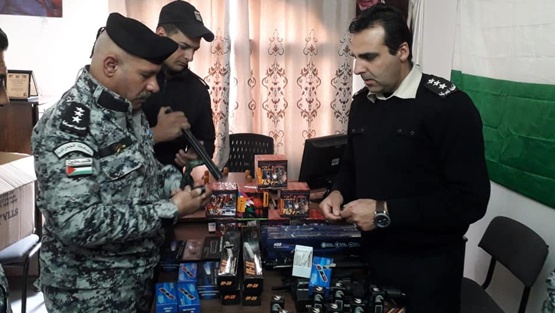 جنين: ضبط العاب نارية وبنادق بلاستيكية ممنوعة