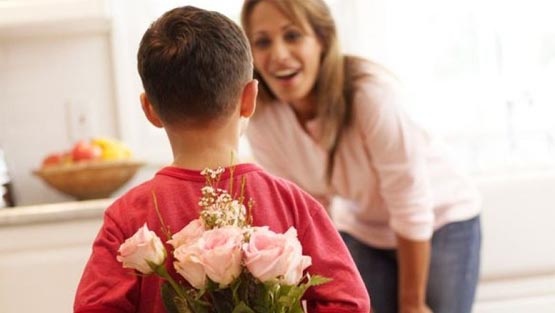 تقرير.. ما لا تعرفه عن عيد الأم