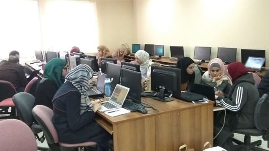 طلبة من النجاح بدأوا تطوير تطبيقات فلسطينية تنافس في عالم الواقع الافتراضي
