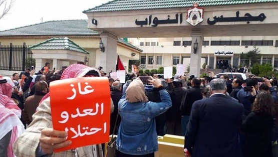 حكومة الأردن تطلب رأي القضاء باتفاق الغاز مع اسرائيل