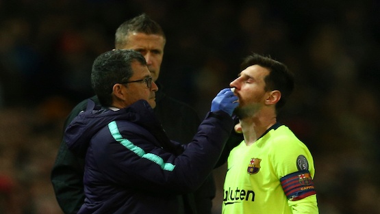 ميسي يغيب عن تدريب برشلونة بسبب أنفه