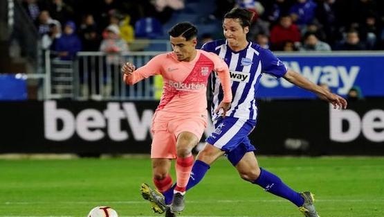 برشلونة يقترب من حسم الليغا بانتصاره على ألافيس