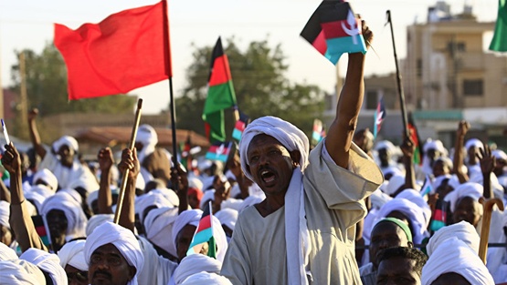 السودانيون يطلبون تسليم السلطة للمدنيين