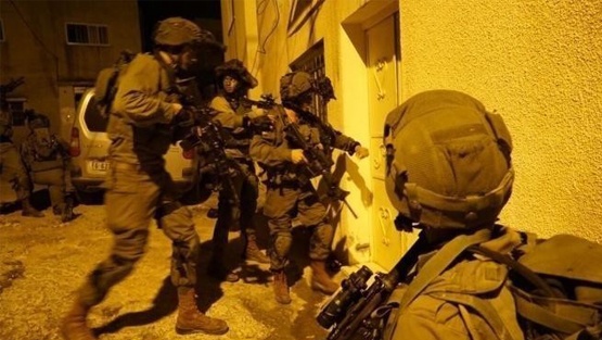 الاحتلال يداهم محلاً تجارياً جنوب جنين