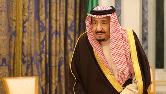 ملك السعودية يدعو قادة دول عربية وخليجية إلى قمتين طارئتين في مكة