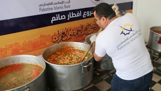 الإسلامي الفلسطيني يبدأ بتنفيذ مشروع إفطار صائم في قطاع غزة