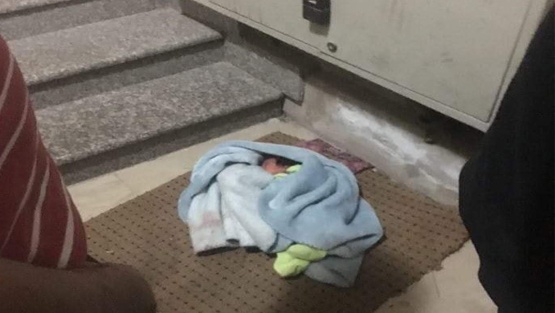 العثور على طفلة بعمر ساعات في الخليل