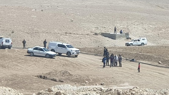 الاحتلال يهدم بيتاً متنقلاً جنوب الخليل