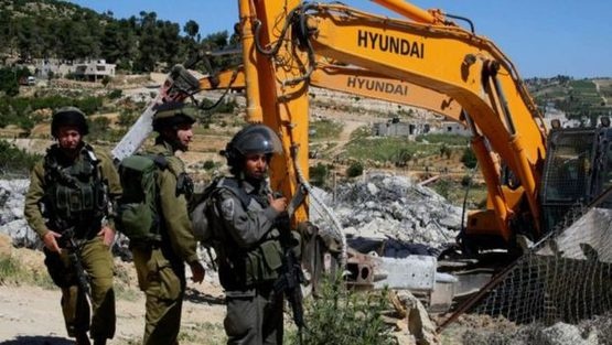 الاحتلال يوزع اخطارات هدم في القدس