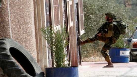 الاحتلال يخطر بوقف البناء بمنزل قيد الانشاء جنوب بيت لحم