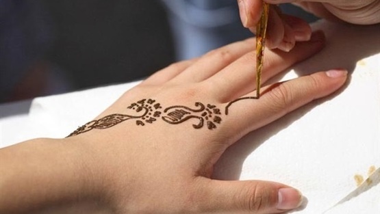 وشم الحناء قد يتسبب في الحساسية
