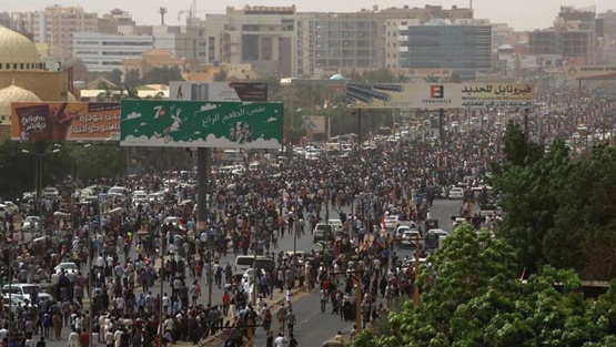 7 قتلى وعشرات الجرحى بقمع تظاهرات السودان