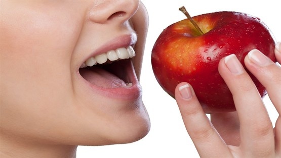 فائدة تناول تفاحة واحدة يوميا