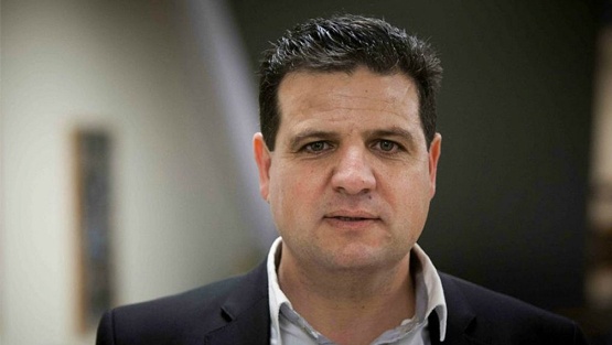 أيمن عودة لا يستبعد الانضمام إلى ائتلاف برئاسة غانتس