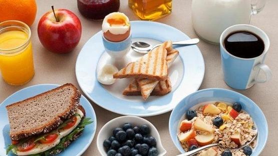 ماذا يحدث لجسمك عندما تتخلى عن وجبة الإفطار؟
