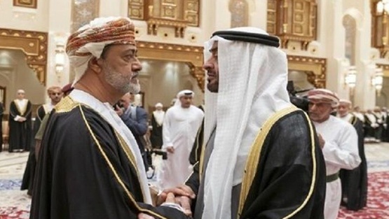 ما حقيقة عدم مصافحة سلطان عمان لابن زايد؟