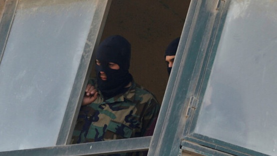 عصابة تسرق 12 مليون من رجل أعمال بحيلة بسيطة