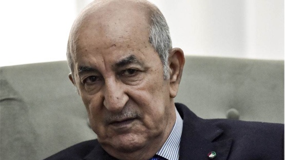 &rlm;الرئيس الجزائري يدخل الحجر الصحي