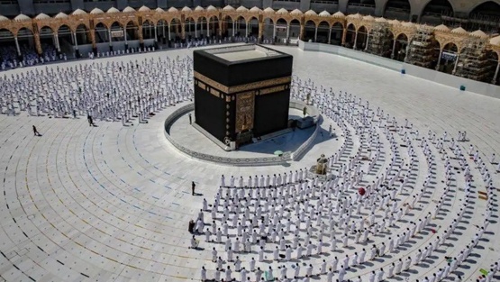 فتح العُمرة أمام القادمين من خارج السعودية