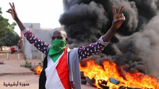سودانيون يتظاهرون رفضاً للتطبيع