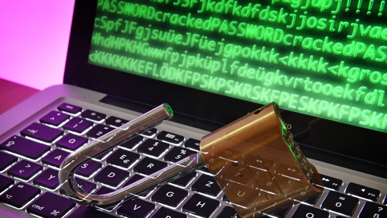 هاكرز إيرانيون يعلنون اختراق الصناعات الجوية العسكرية الإسرائيلية
