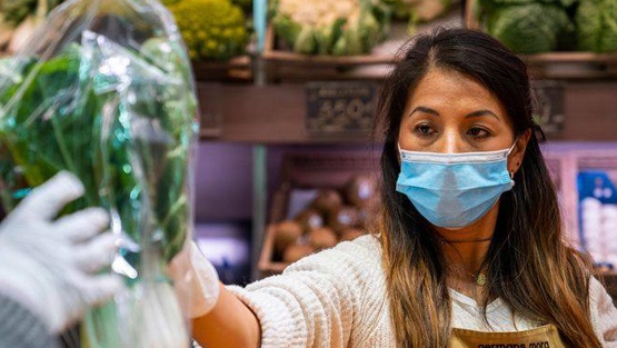 بريطانيا تعيد الحجر المنزلي لمواجهة سلالة كورونا الجديدة