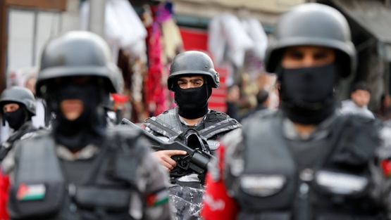 حادثة جديدة تهز الأردن.. ضرب فتى بالساطور على وجهه