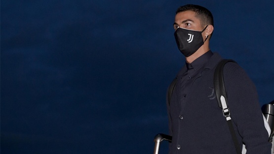 شاهد الفيديو .. هكذا استقبل رونالدو في برشلونة