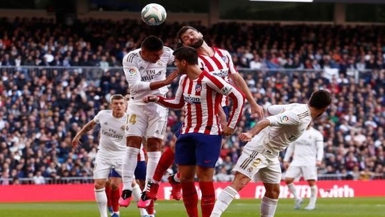 بنزيما يمنح ريال مدريد فوزا ثمينا في الديربي