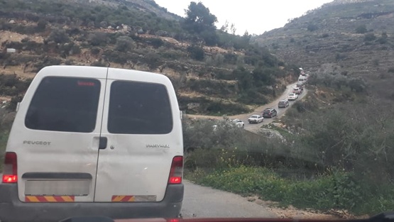 الاحتلال يعتقل 3 شبان ويقيم حواجز غرب رام الله