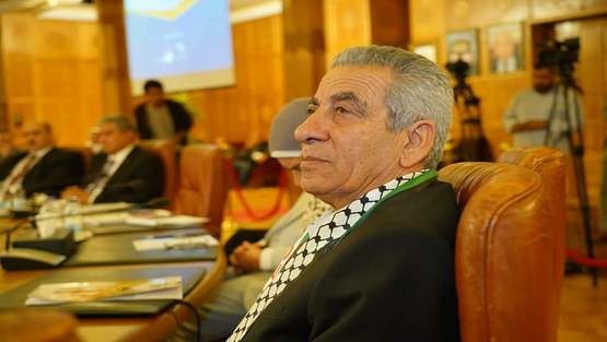 العقاد يتوج بقلادة مؤسسة الأمير محمد بن فهد لأفضل الأعمال