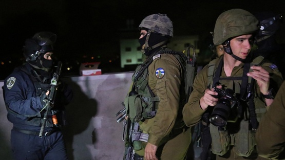اعتقال 22 مواطناً من الضفة نصفهم من القدس