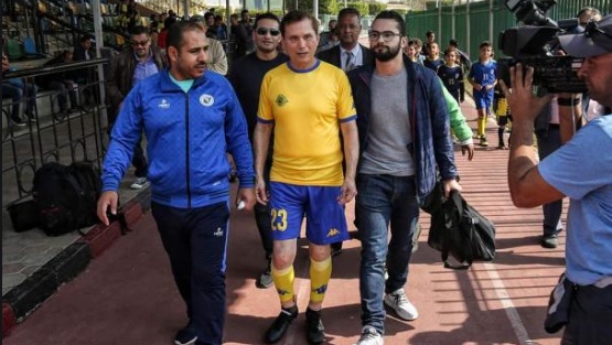 فيفا يسلط الضوء على إنجاز اللاعب المصري (السبعيني)