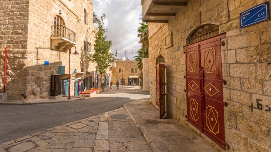 محافظ بيت لحم يأمر بمنع الحركة في بيت ساحور