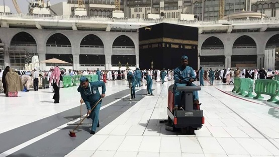 السعودية تعلق العمرة مؤقتا للمواطنين والمقيمين
