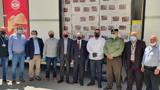 سنيورة تسلم 500 طرد غذائي للتنمية الاجتماعية لتوزيعها على العائلات المتضررة من كورونا
