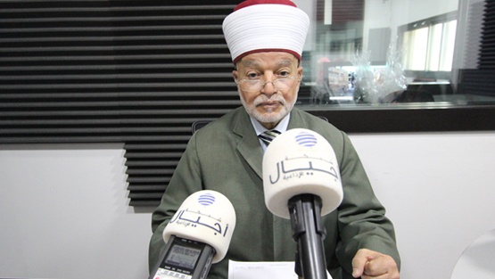 مفتي القدس يدعو لتحري هلال شوال الجمعة