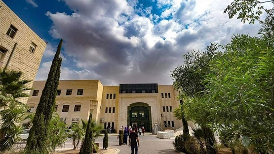 خريجو الكليات الطبية في جامعة القدس يحققون نسبة نجاح كاملة في امتحان المزاولة الإسرائيلي