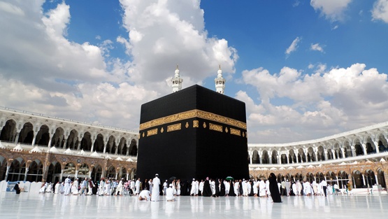 السعودية تعلن عن عودة تدريجية للعمرة
