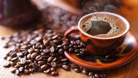 ماذا يحدث لجسمك عند الإقلاع عن الكافيين ؟