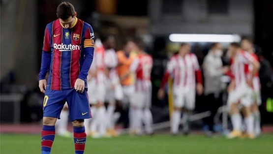 أتلتيكو يسقط برشلونة ويتوج بكأس السوبر الإسبانية