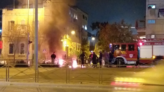 مستوطنون يهاجمون مركبات المواطنين وسط القدس