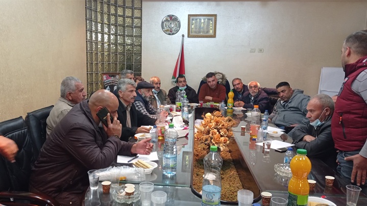 إضراب شامل لمركبات العمومي غدا الأحد في الخليل