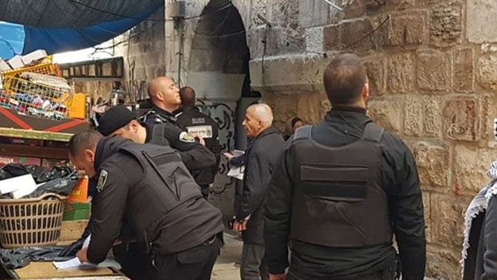 الاحتلال يمنع أصحاب المتاجر بالقدس من العمل