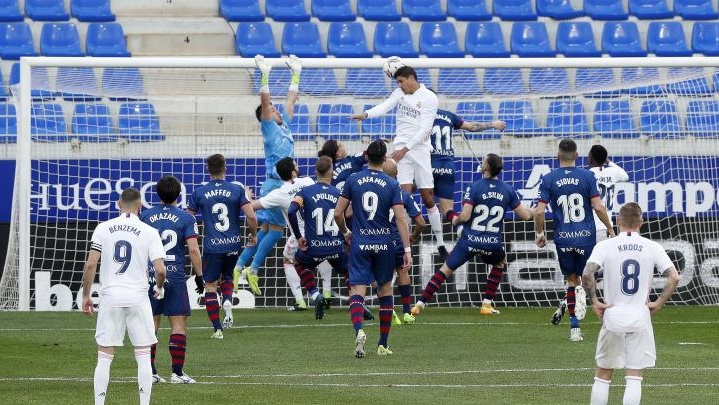 فاران يقود ريال مدريد لانتصار صعب على هويسكا