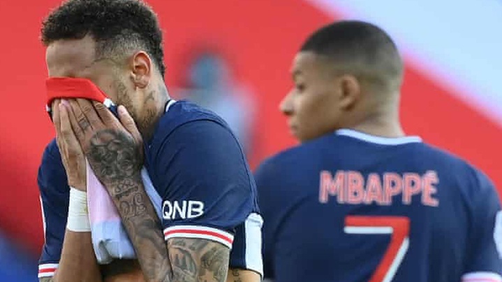 إيقاف نيمار مباراتين في الدوري الفرنسي