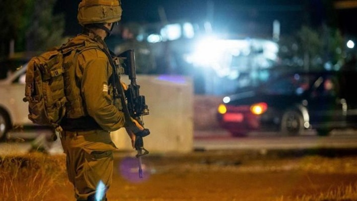 جيش الاحتلال يعتقل 7 مواطنين باقتحام الخليل