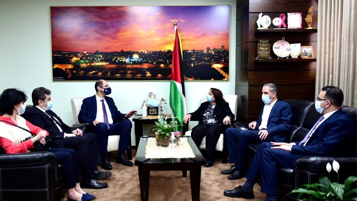 بنك فلسطين يقدم تبرعاً عاجلاً بقيمة مليون شيكل لوزارة الصحة